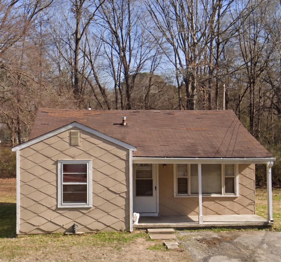 COMPLETELY RENOVATED! BEAUTIFUL BEMIS LIVING!!!! AVAILABLE NOW! – photo 1 of 7