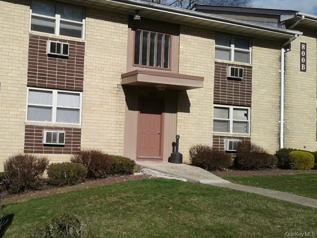 796-800 Brookridge Drive – photo 1 of 7