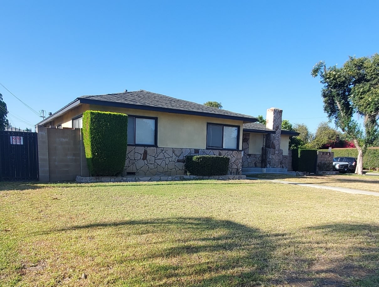 431 East Michelle Street – photo 1