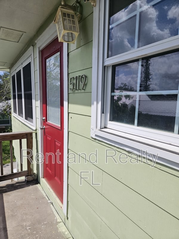 5119 28th Avenue South – photo 1 of 8