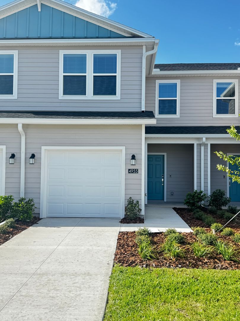 Modern Luxury Living In Marion Ranch Brand New Townhome Internet Trash Lawn Care Included – photo 1