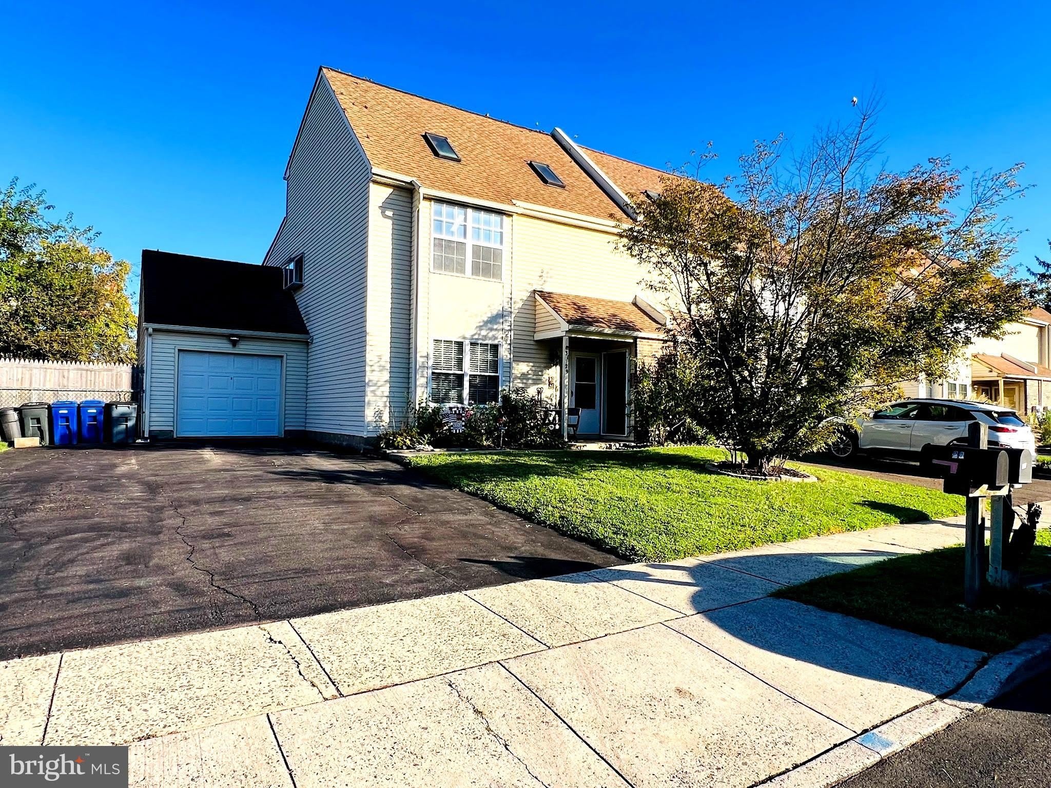 31 BELLE AIRE Avenue – photo 1 of 20