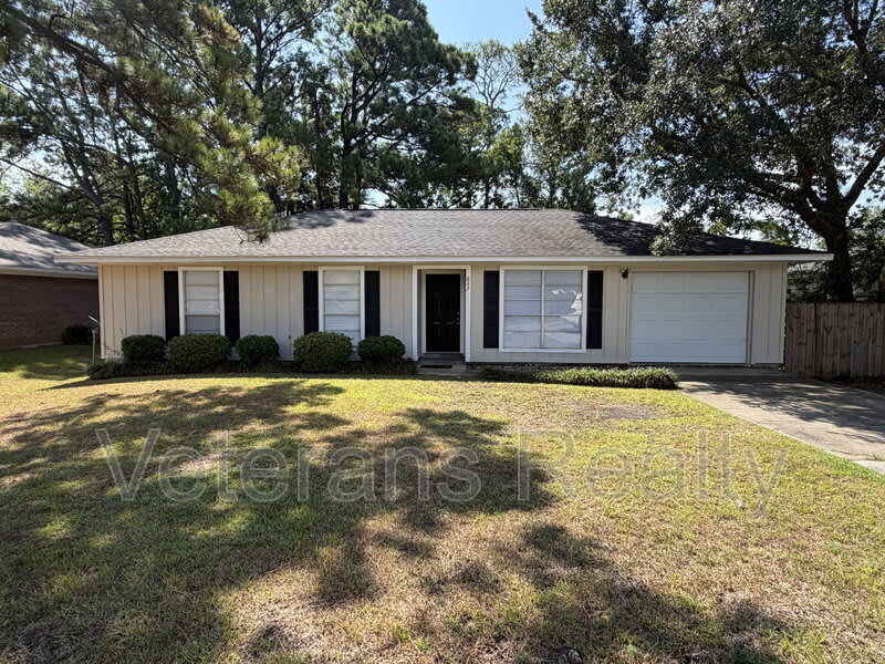 647 Michelle Dr – photo 1 of 99