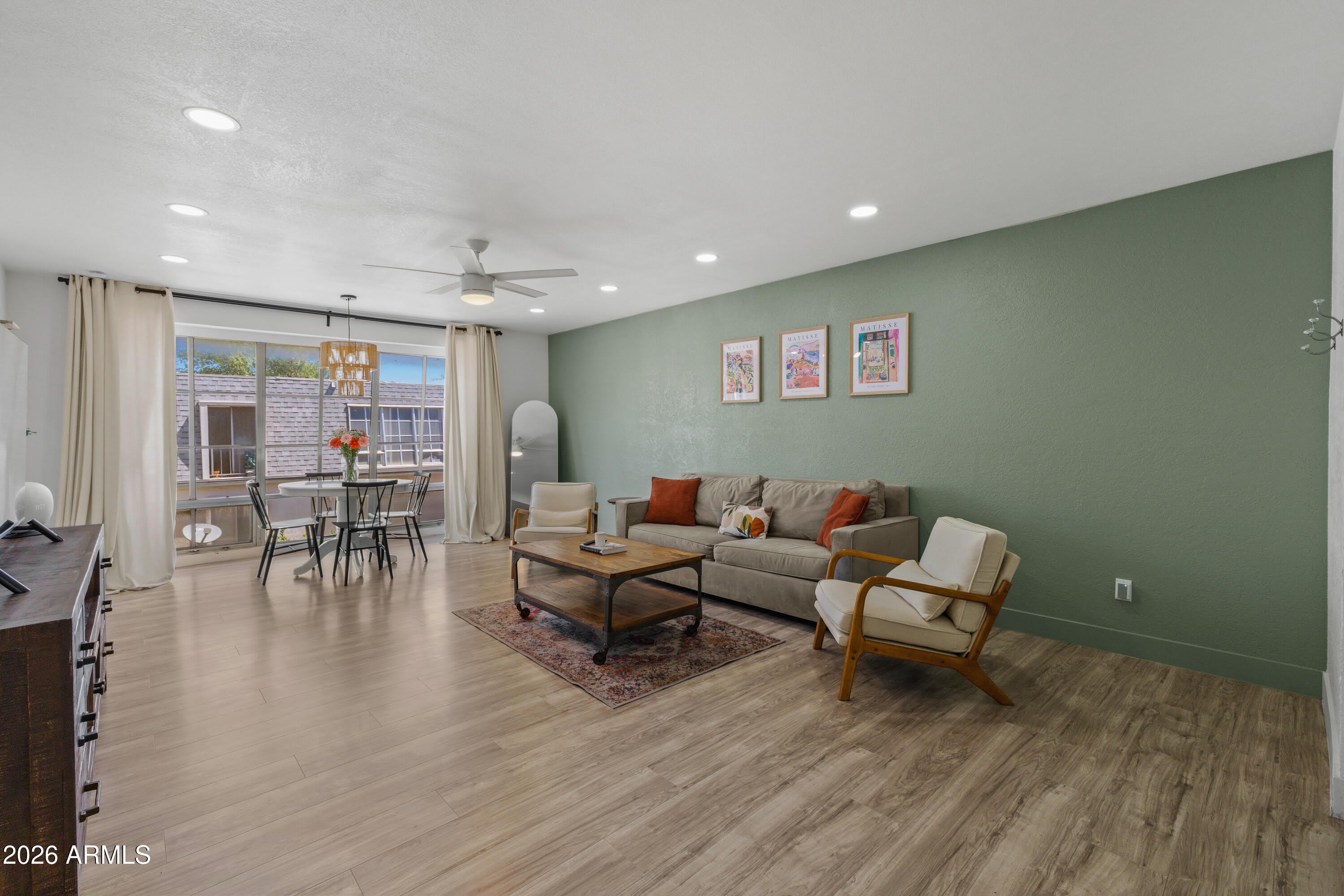 1010 E OSBORN Road – photo 1
