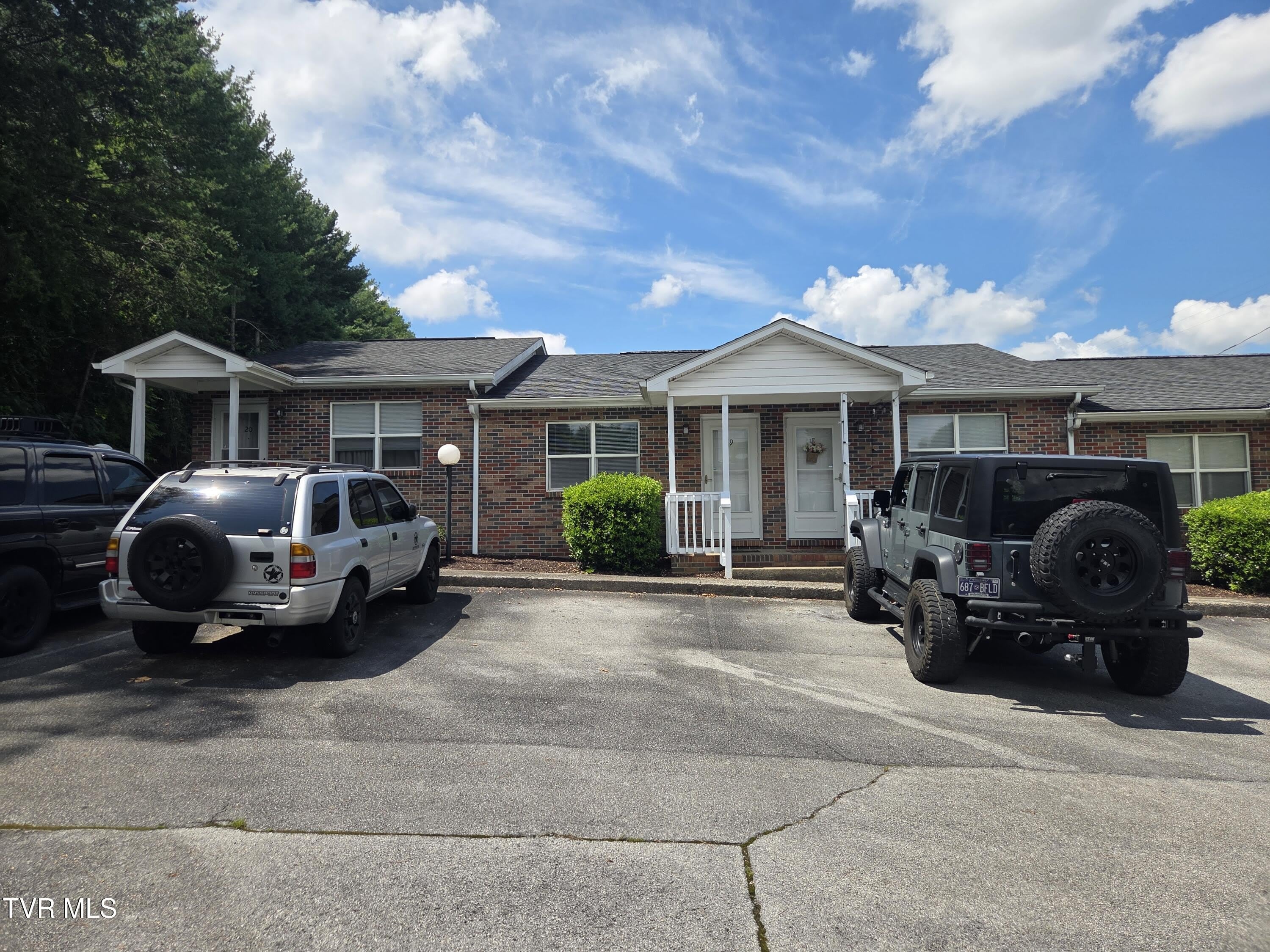2812 Plymouth Road – photo 1 of 12