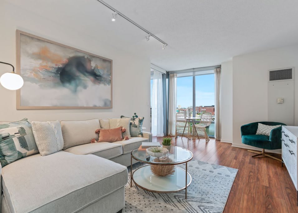 550 North Kingsbury Street – photo 1