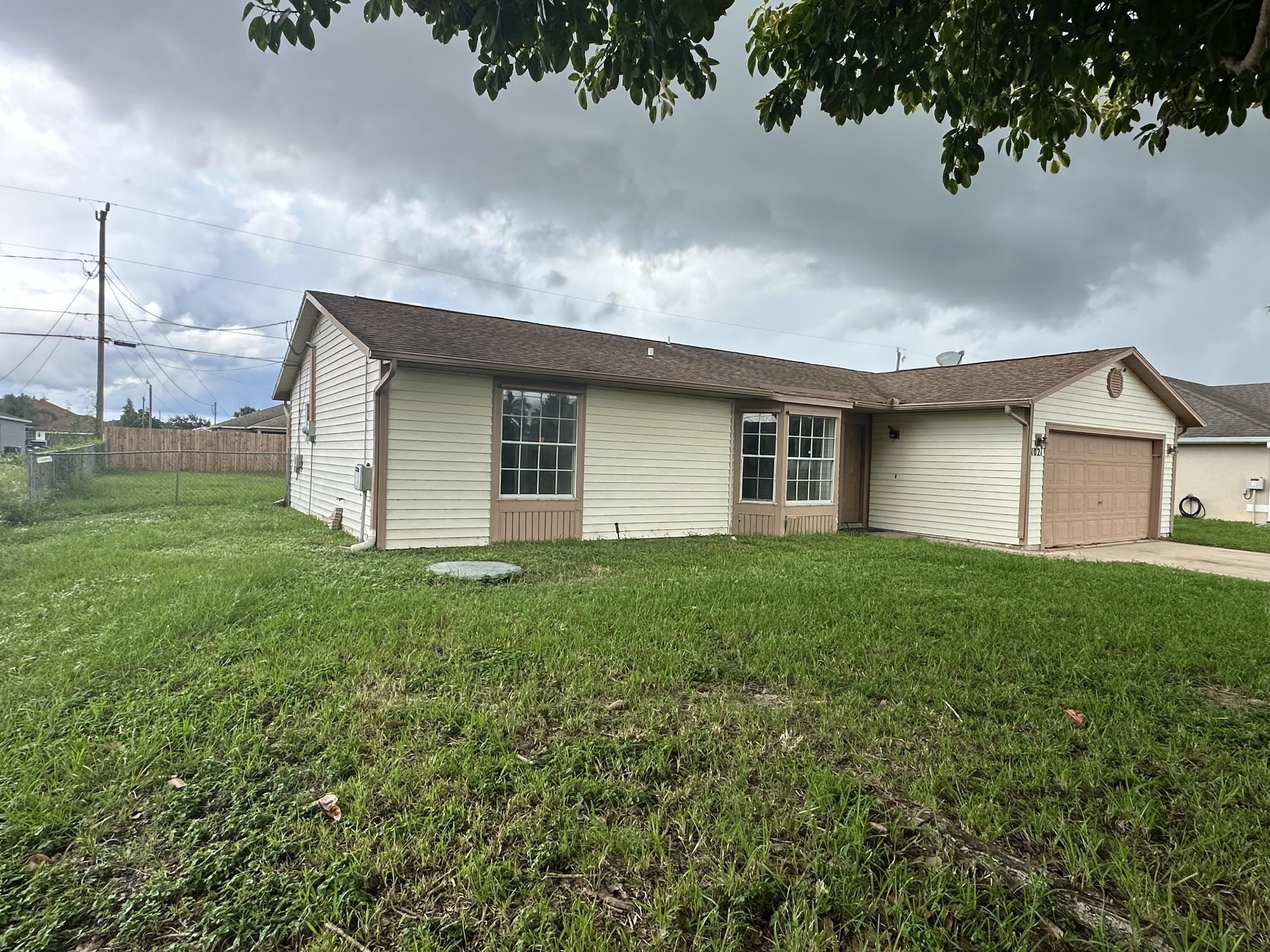 1021 SW Dubois Avenue – photo 1
