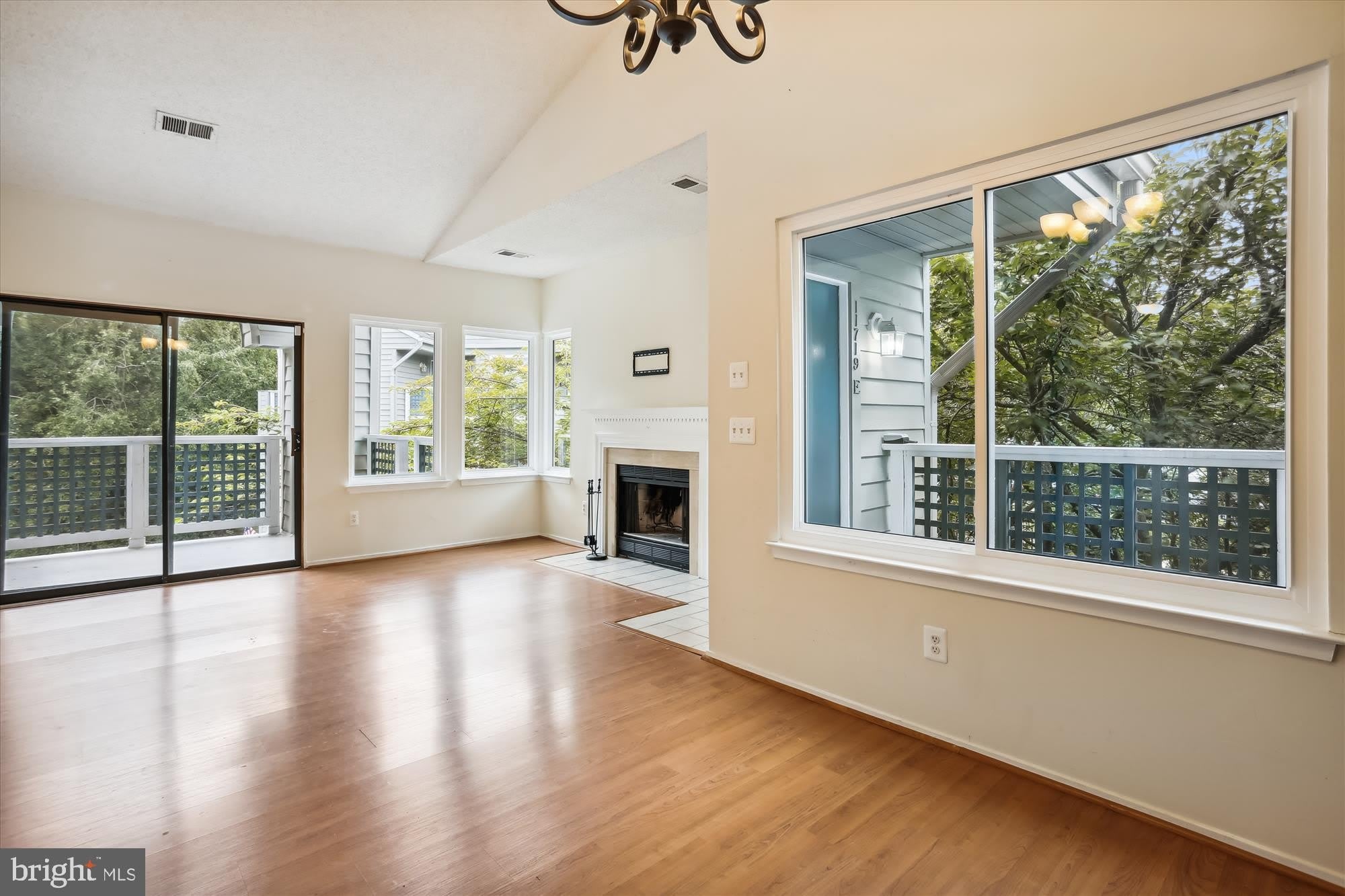11719-E SUMMERCHASE Circle – photo 1