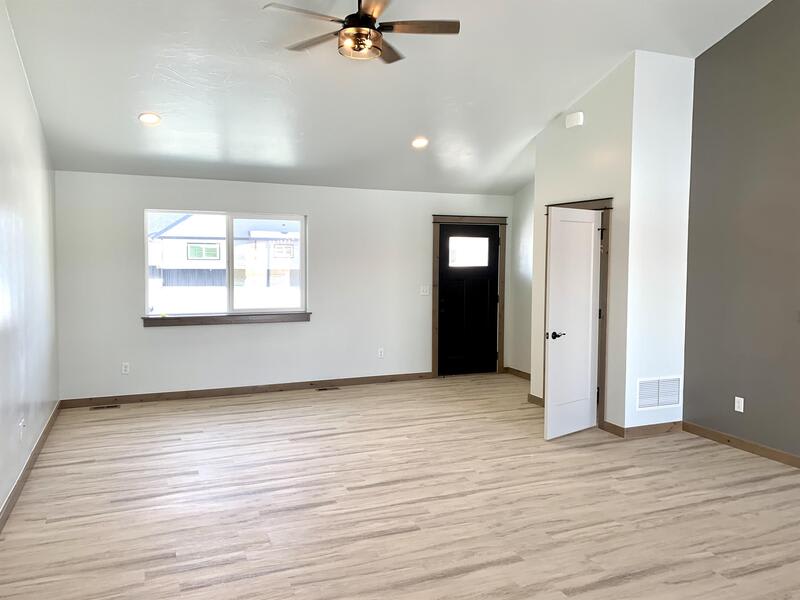 3915 Swan Road – photo 1 of 22