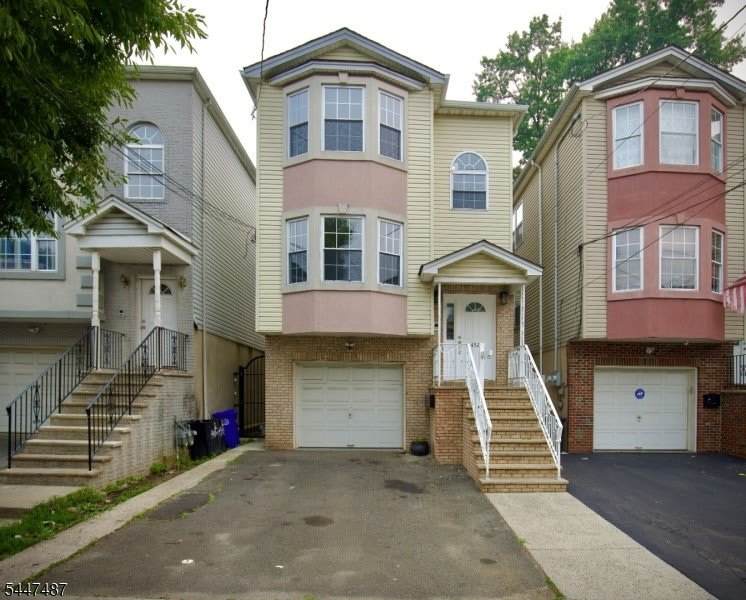 452 Marshall St – photo 1