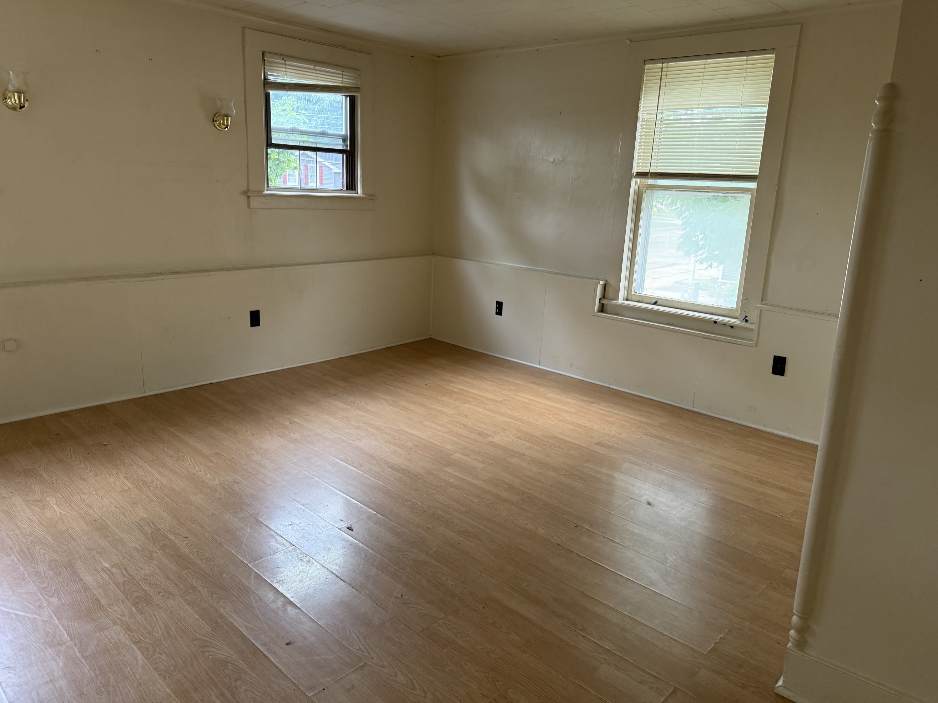 33 Lake Street – photo 1 of 5