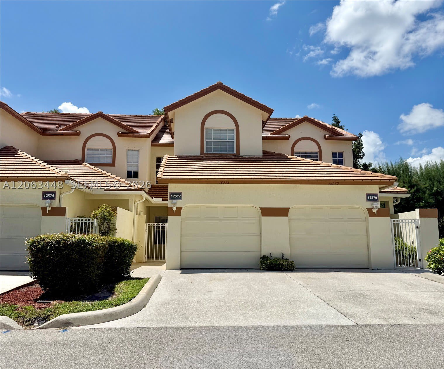 12572 Shoreline Dr – photo 1