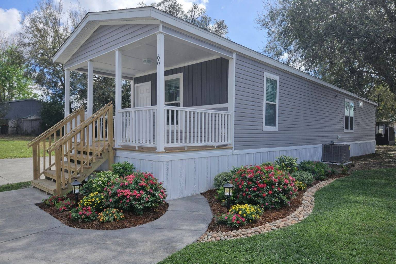 4900 SE 102nd Place – photo 1 of 9
