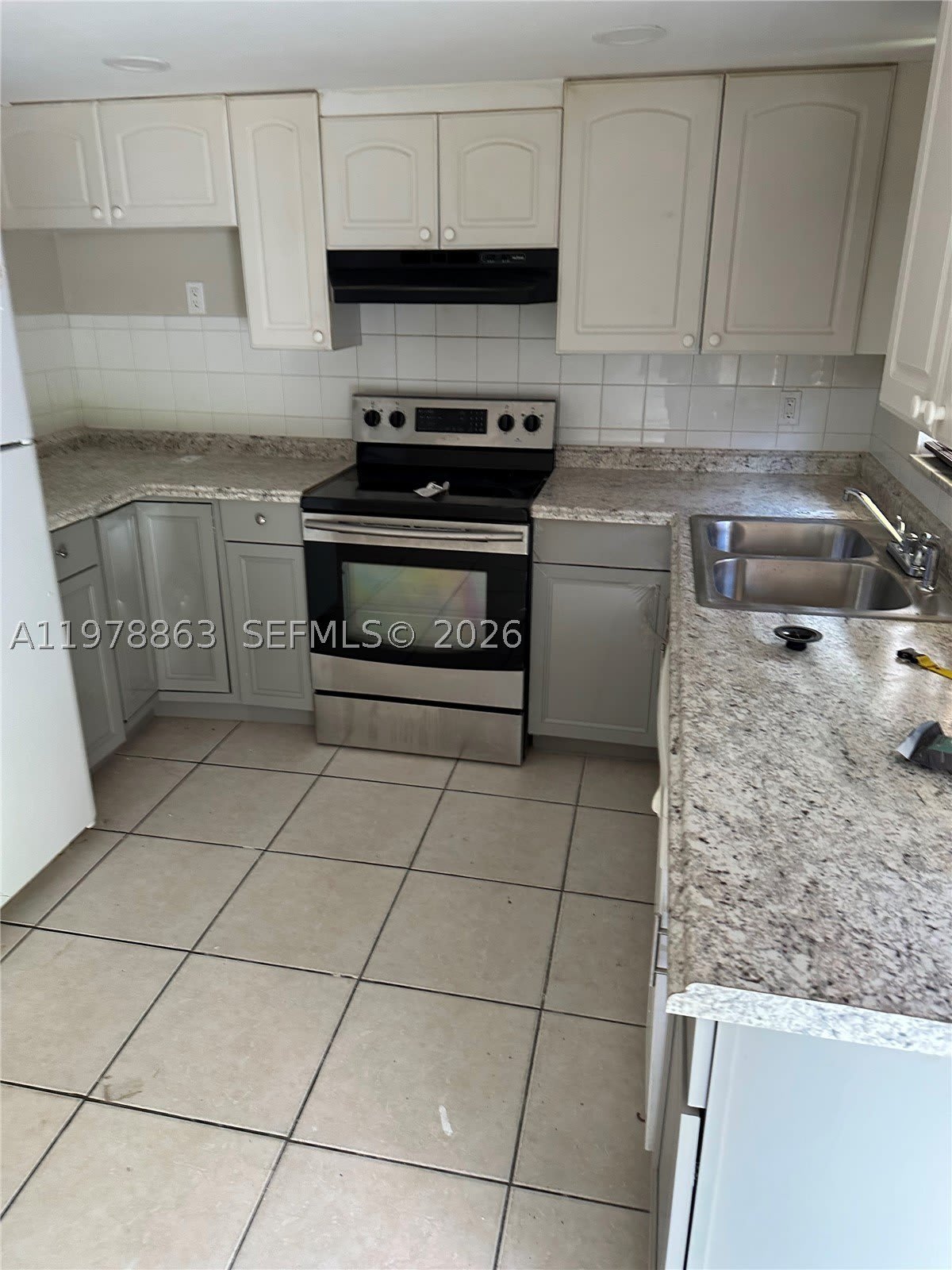 5223 NW 27th St – photo 1
