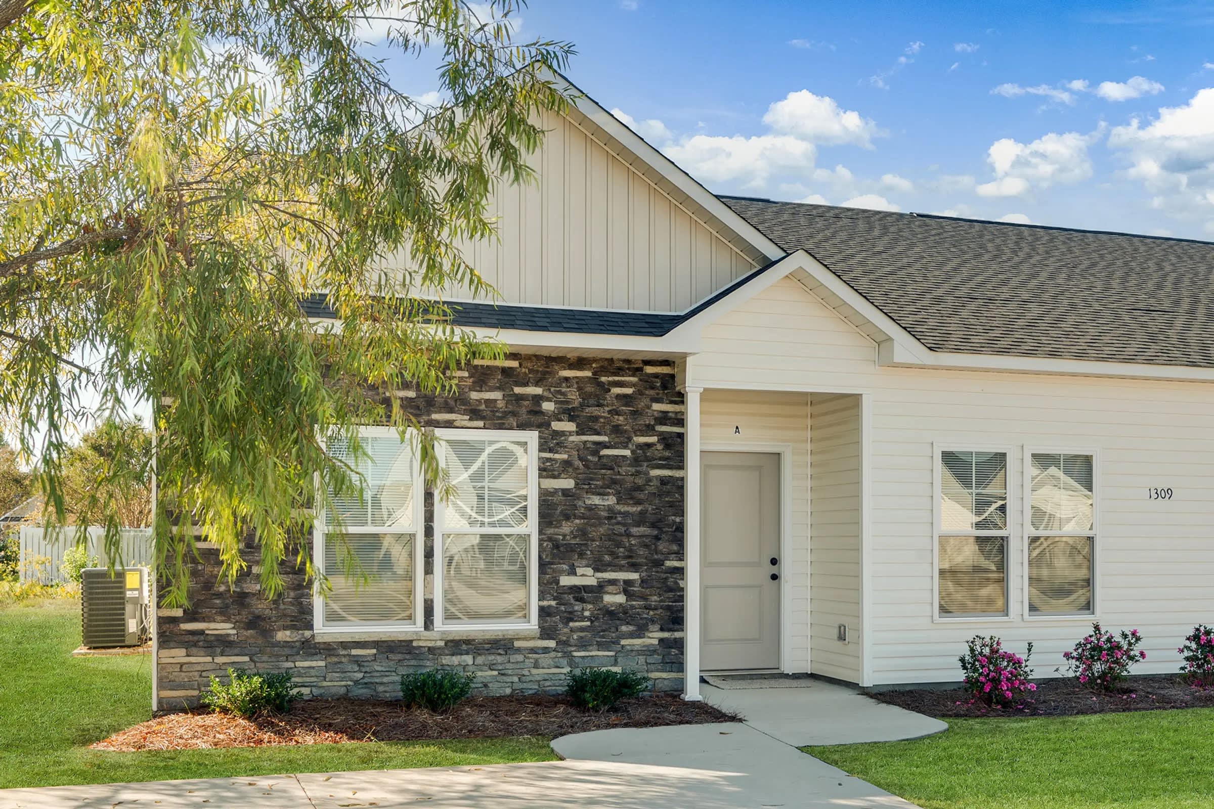 Allen Ridge Townhomes – photo 1