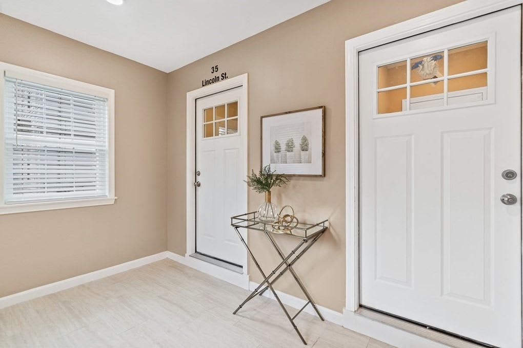 35 Lincoln Street – photo 1 of 54