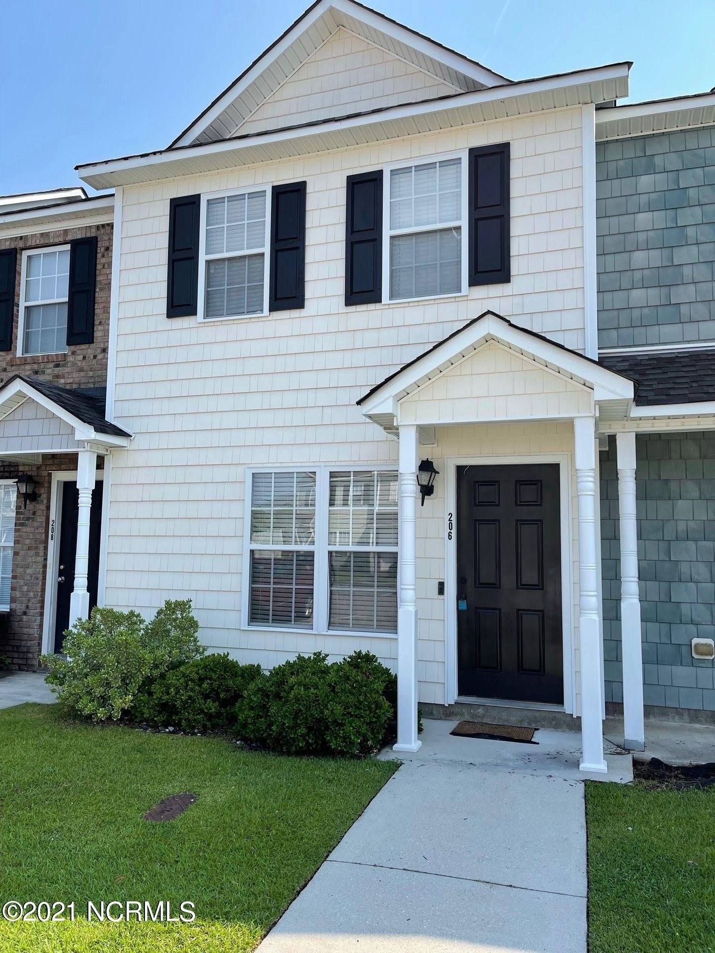 206 Bridgewood Drive – photo 1 of 11