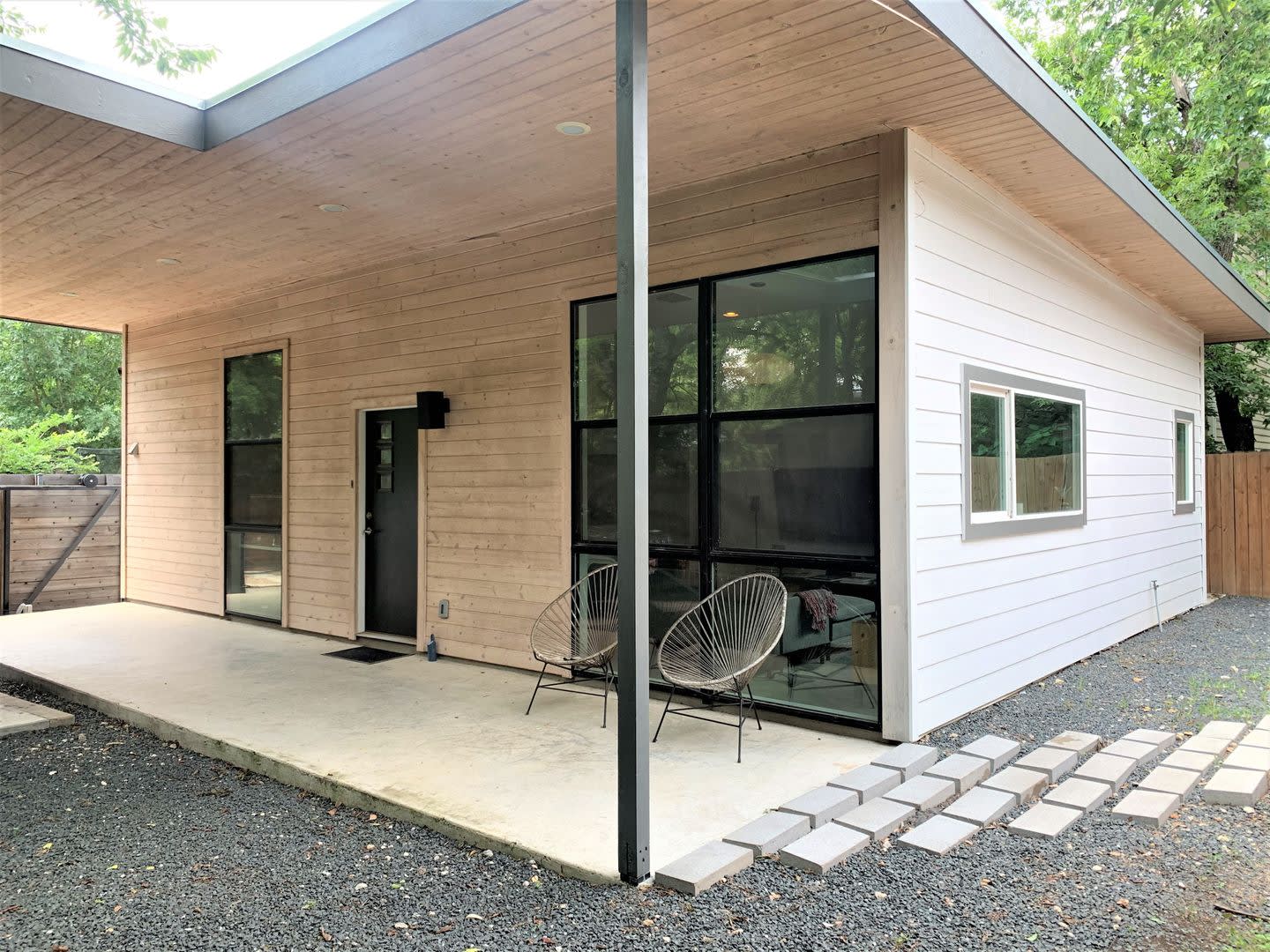 Awesome East Austin Flat – photo 1