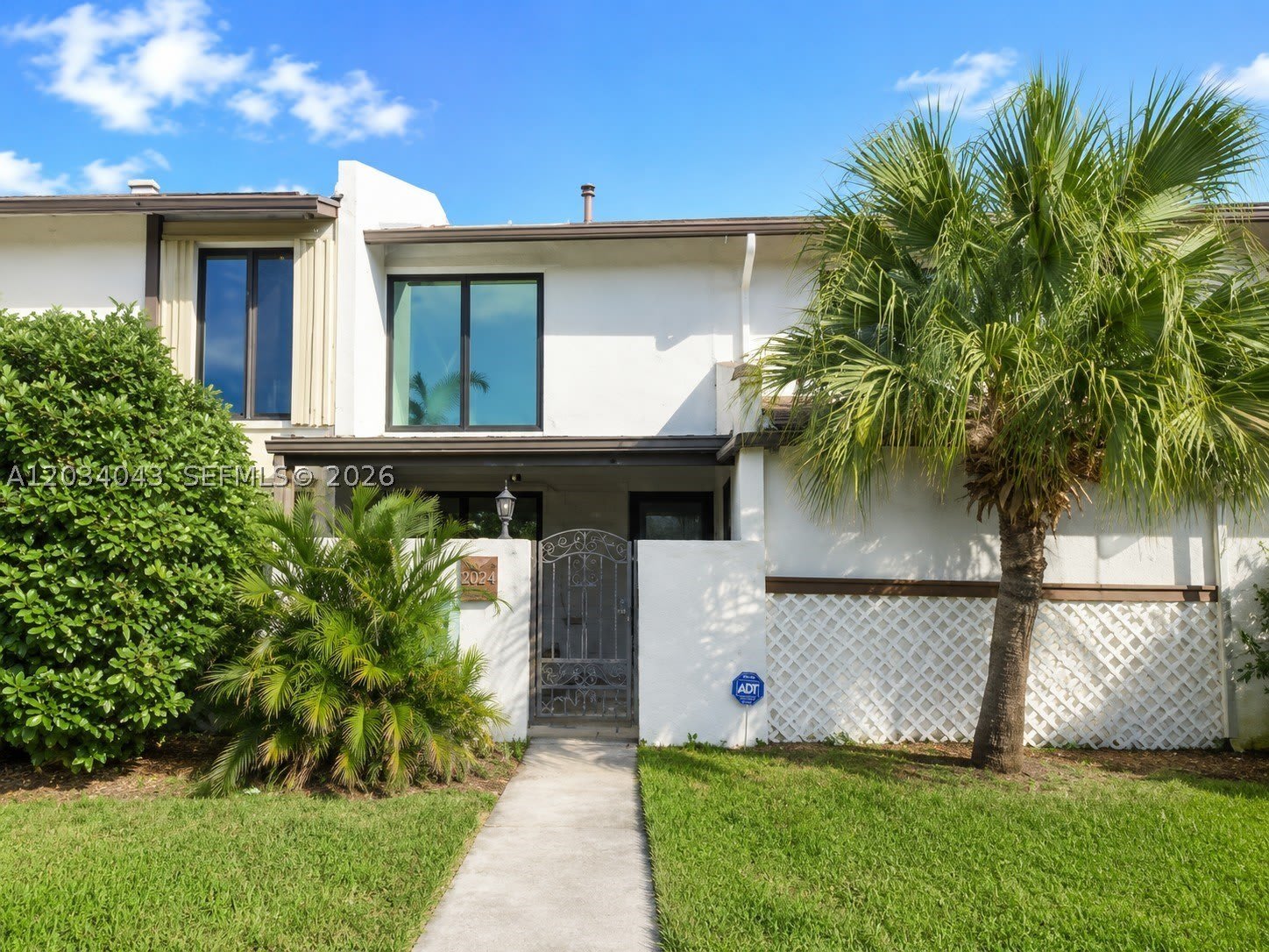6521 SW 114th Ave – photo 1