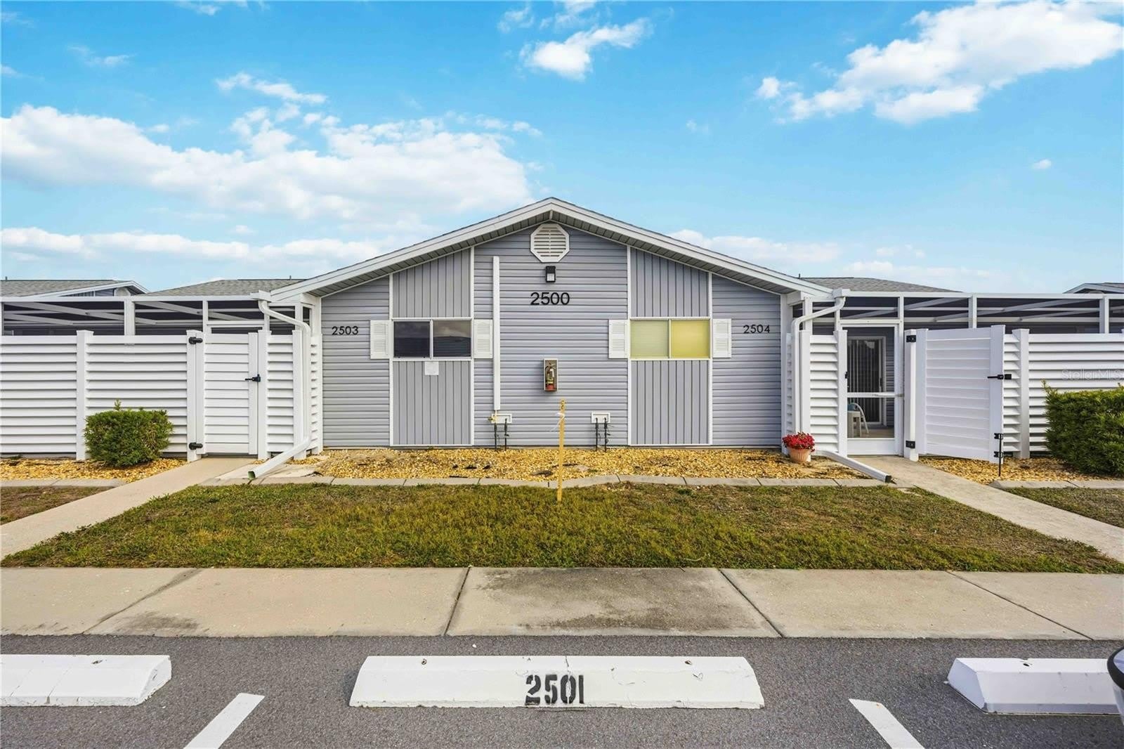 3300 LOVELAND Boulevard – photo 1