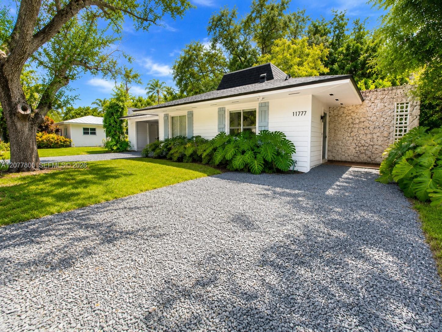 11777 Southwest 81st Road – photo 1 of 14