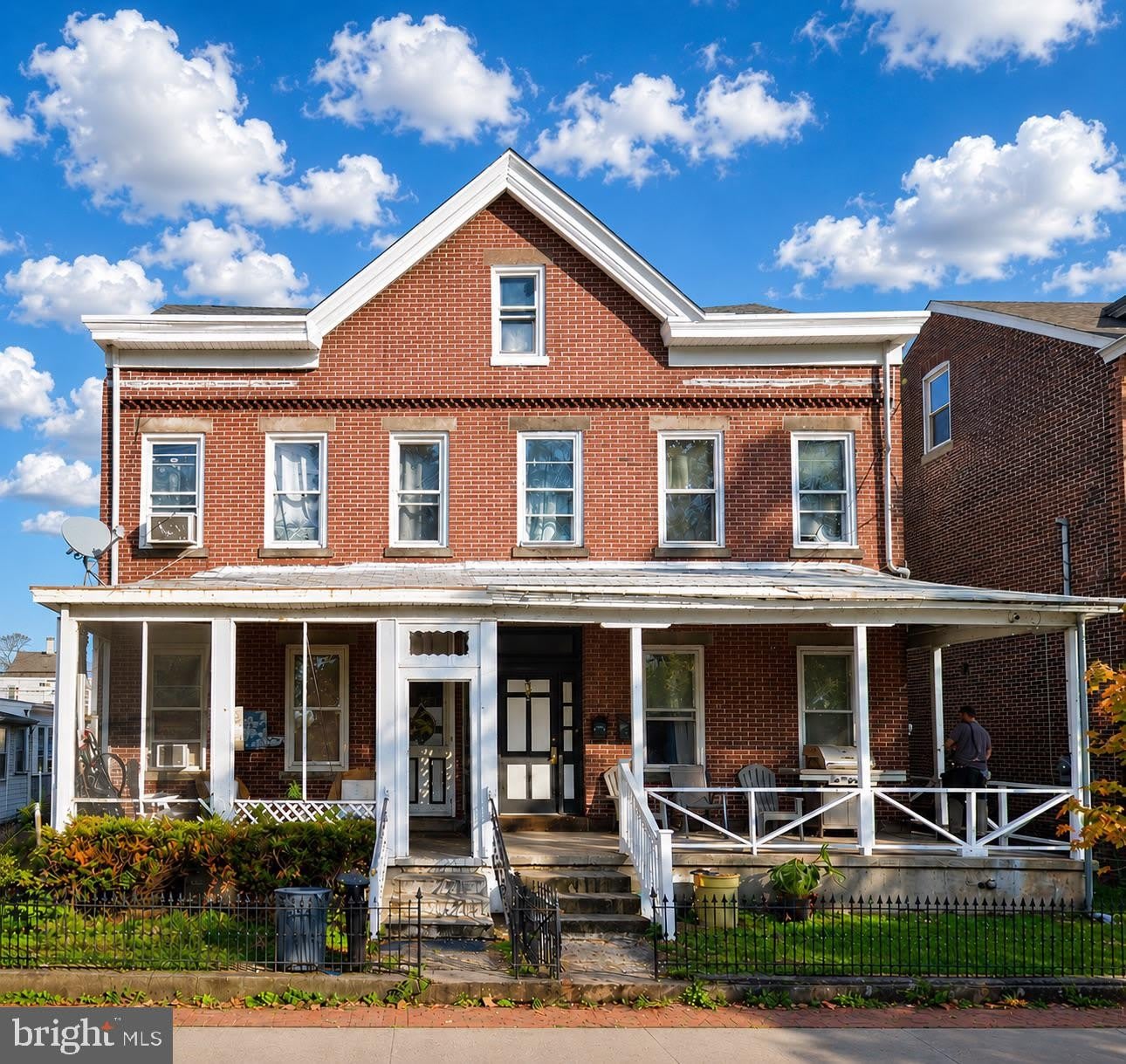 944 LAMBERTON Street