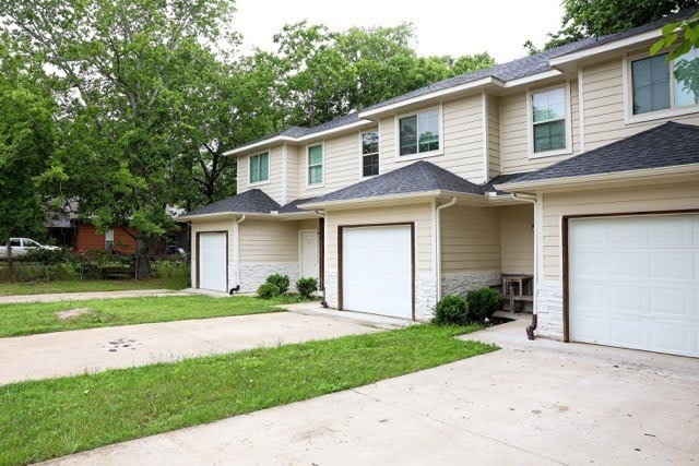 802 S 5th Street – photo 1 of 25