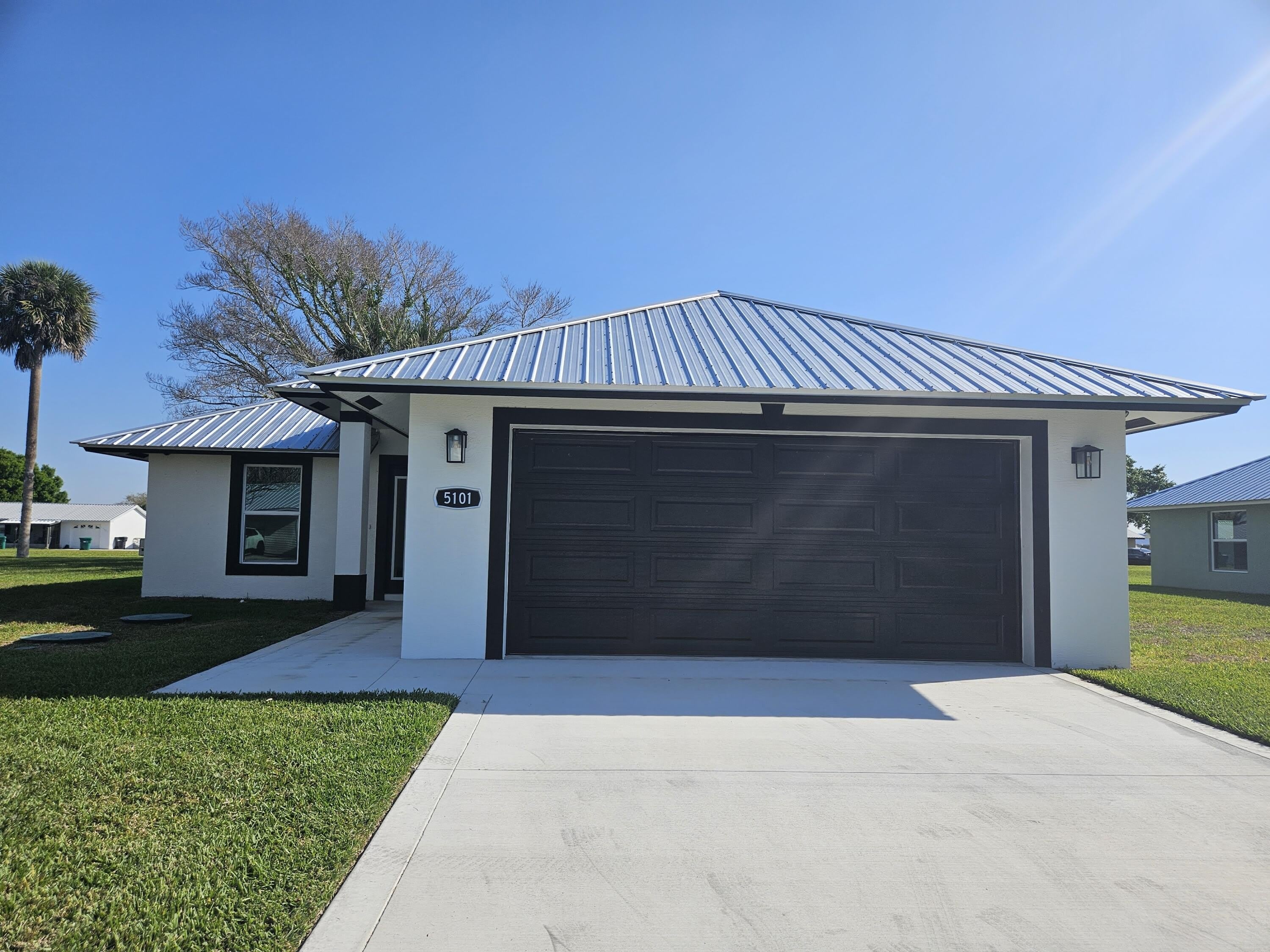 5101 Se 43Rd Trace – photo 1 of 23