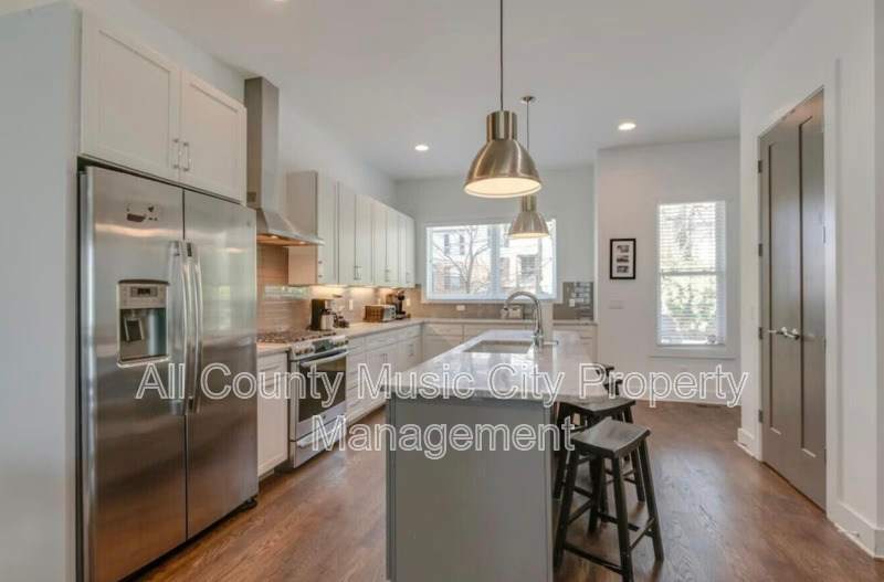 3009 Delaware Ave – photo 1