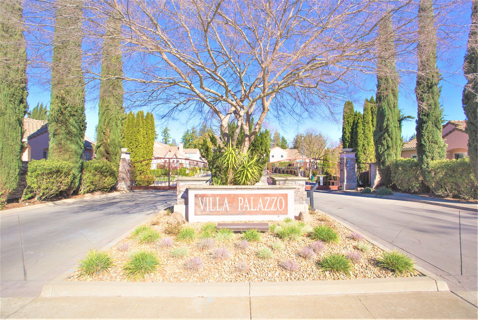Gorgeous 3 BR/ 2 Bath in Desirable Gated Community!! – photo 1