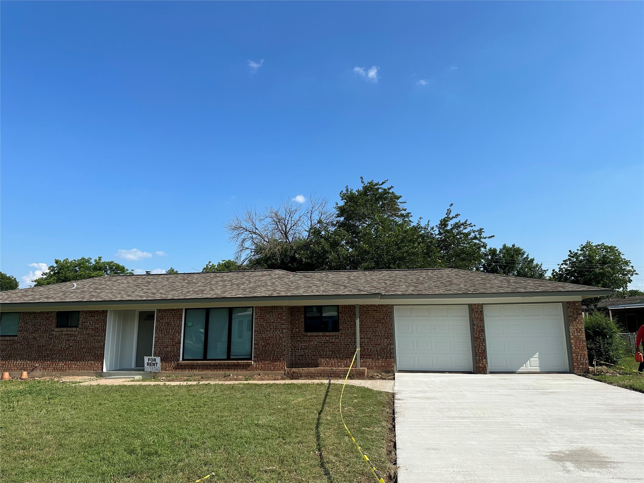 905 Elizabeth Boulevard – photo 1 of 10