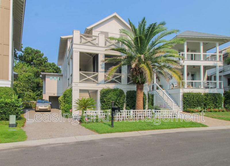 744 Gate Post Drive – photo 1