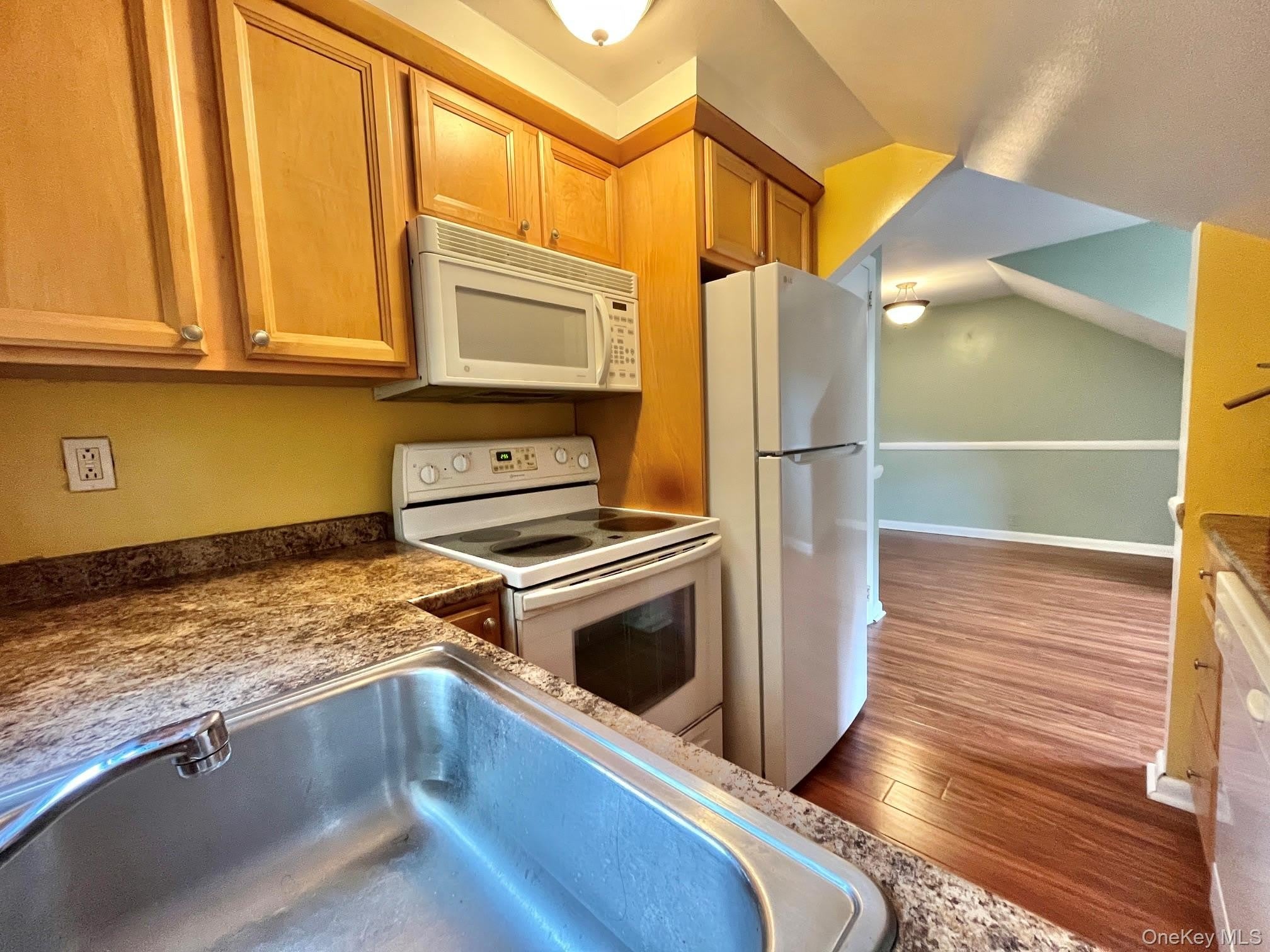 7 Ferndale Place – photo 1 of 211