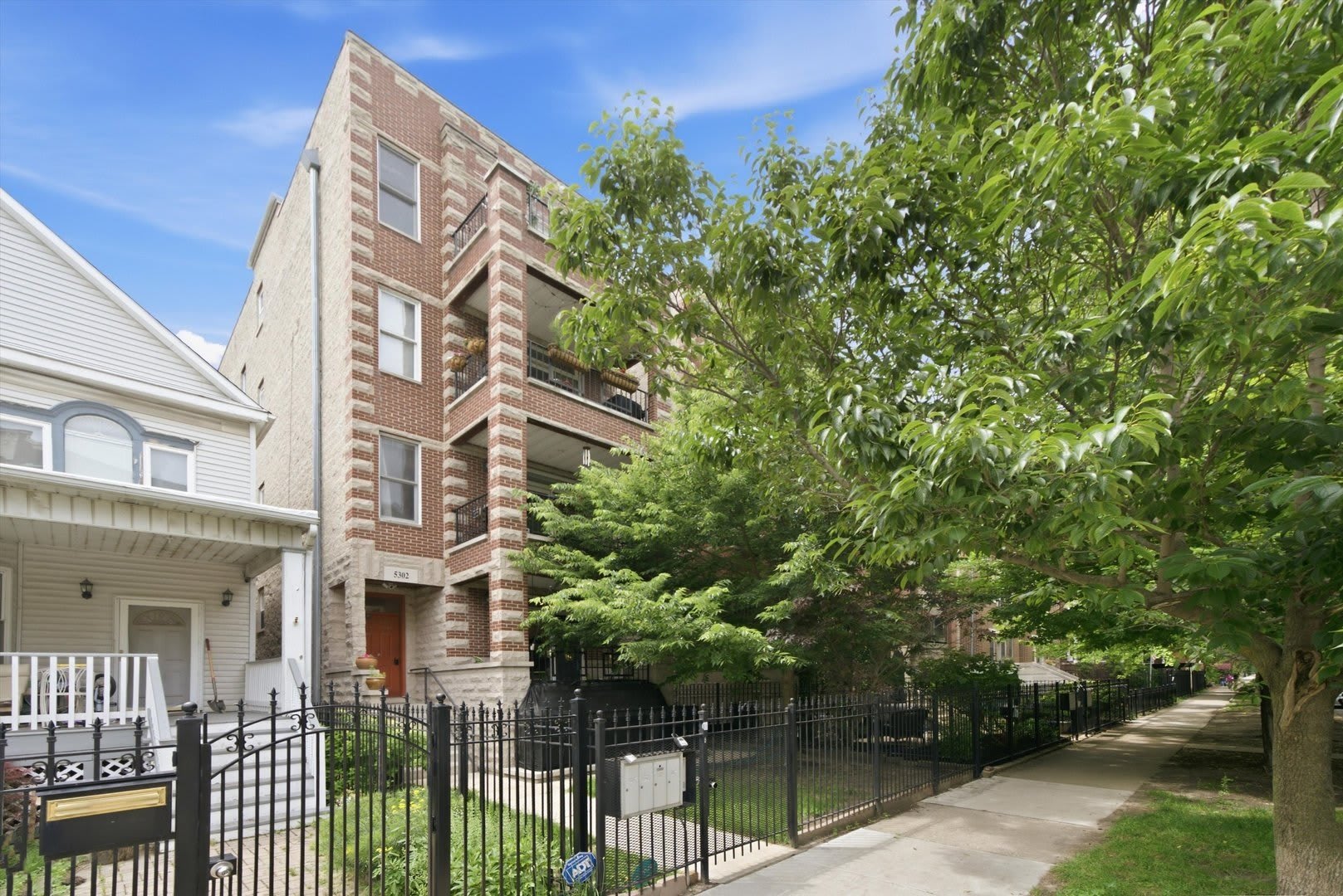 5302 N Winthrop Avenue – photo 1