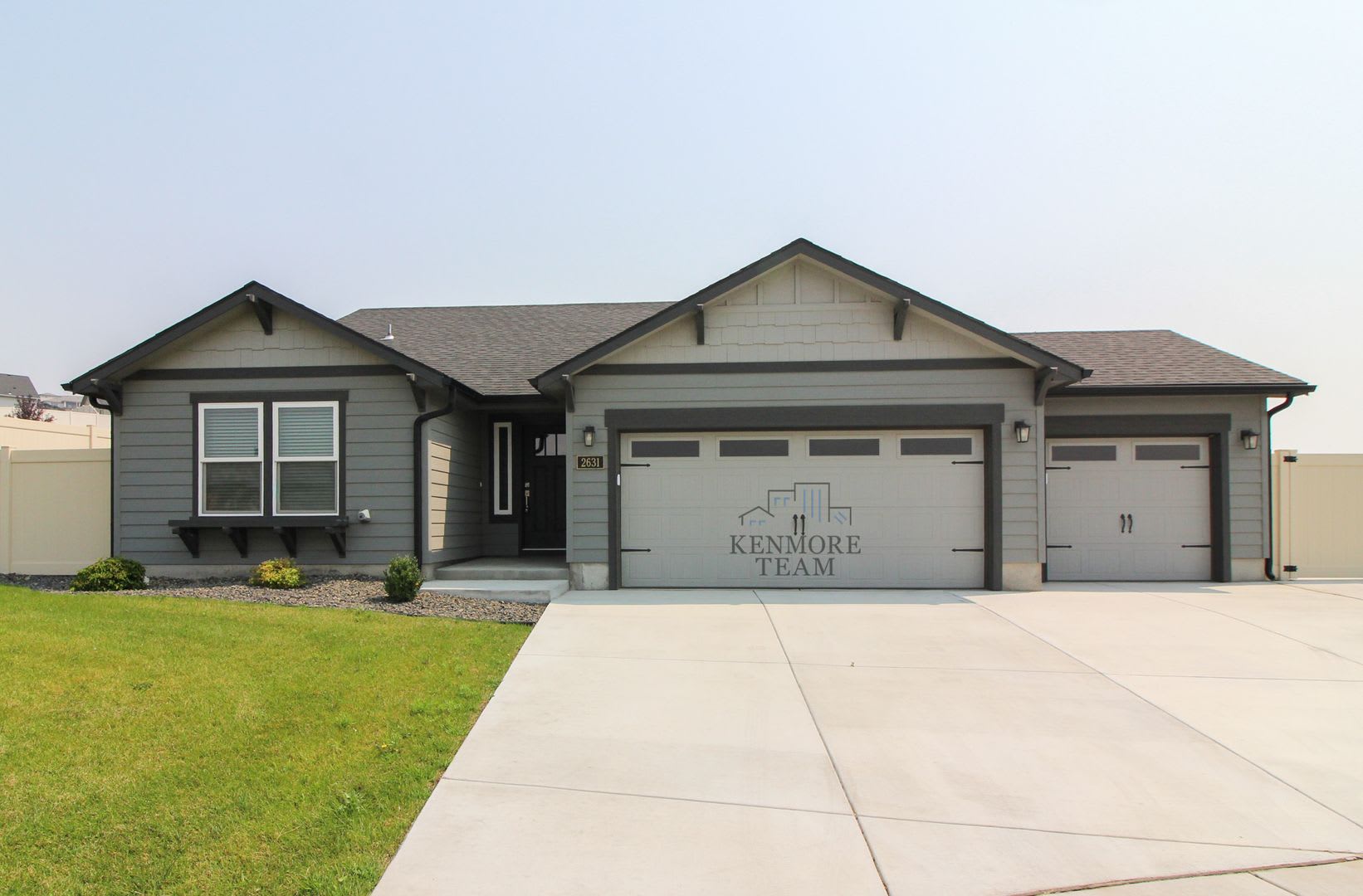 3 Bedroom, 2 Bath Home in Kennewick – photo 1