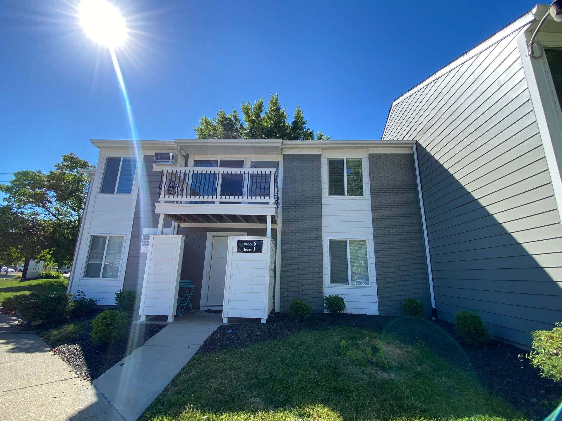 24 Flats – photo 1