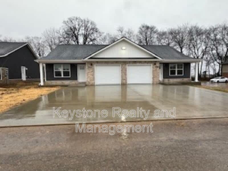 101 Mace Lane – photo 1 of 9