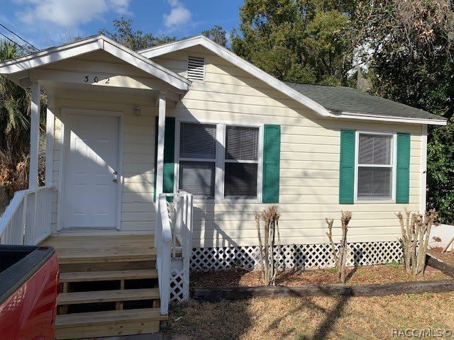 302 W Zephyr Street – photo 1 of 9