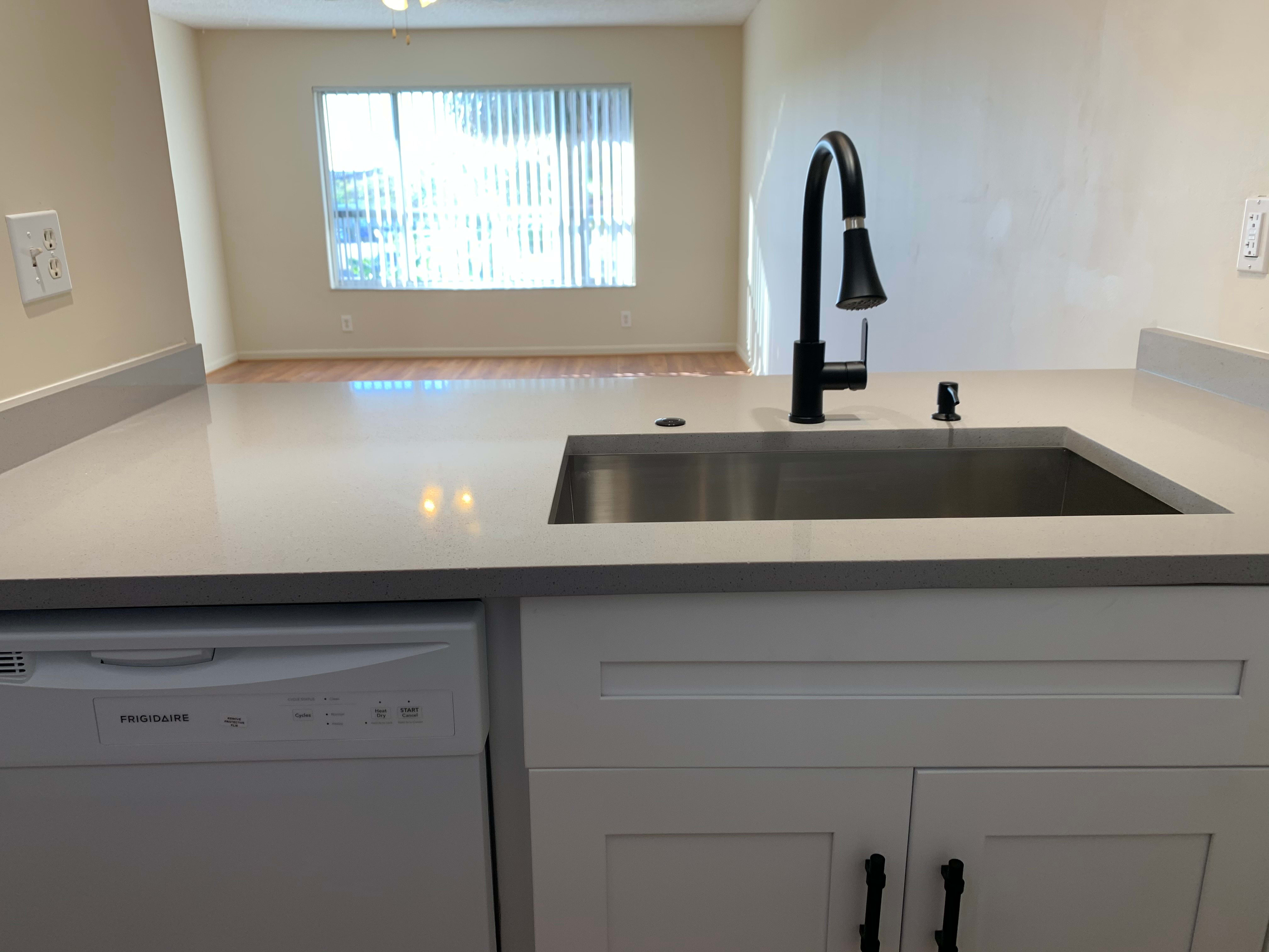 10038 Twin Lakes Dr – photo 1