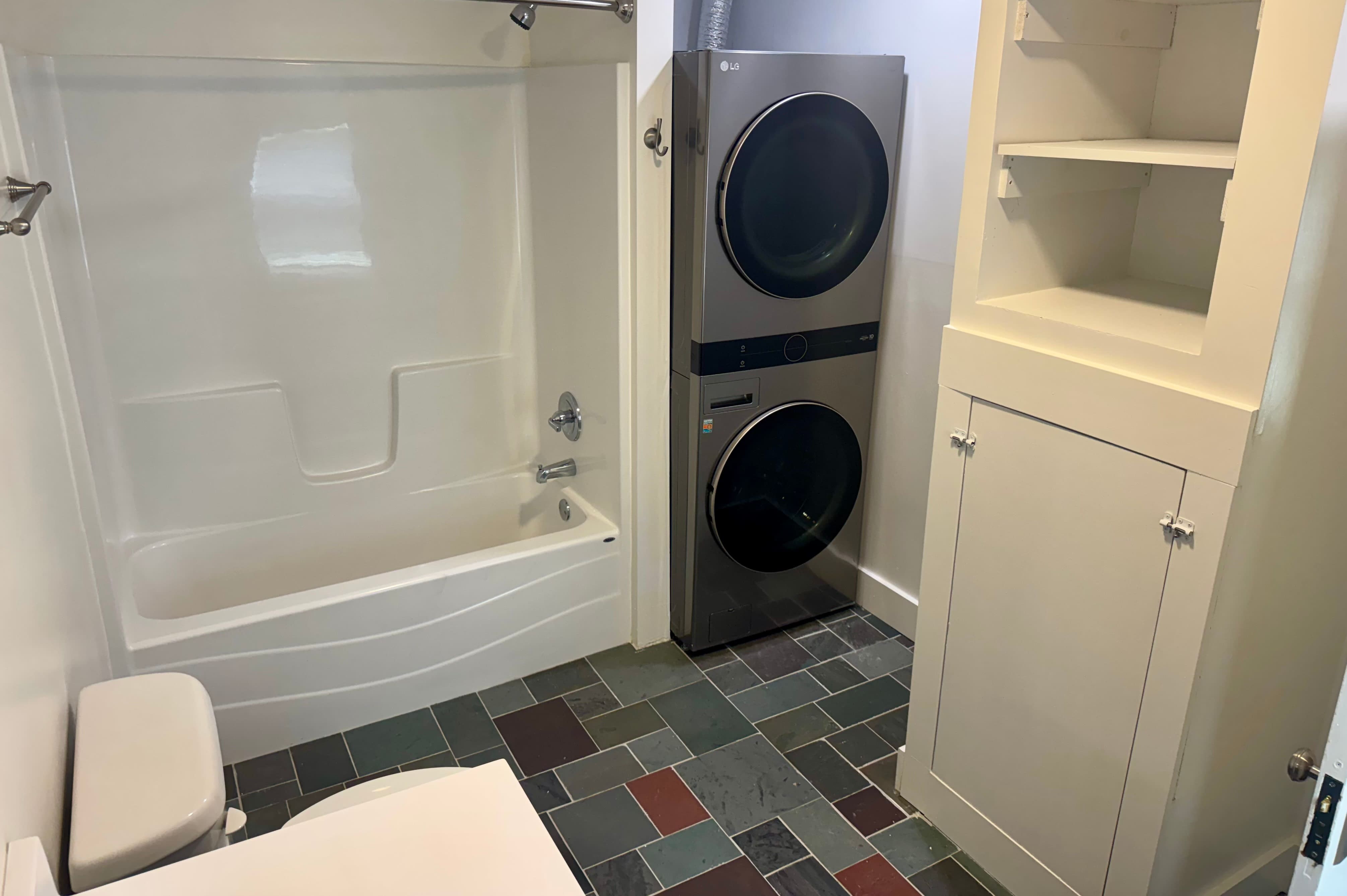901 1/2 E Wilson St – photo 1