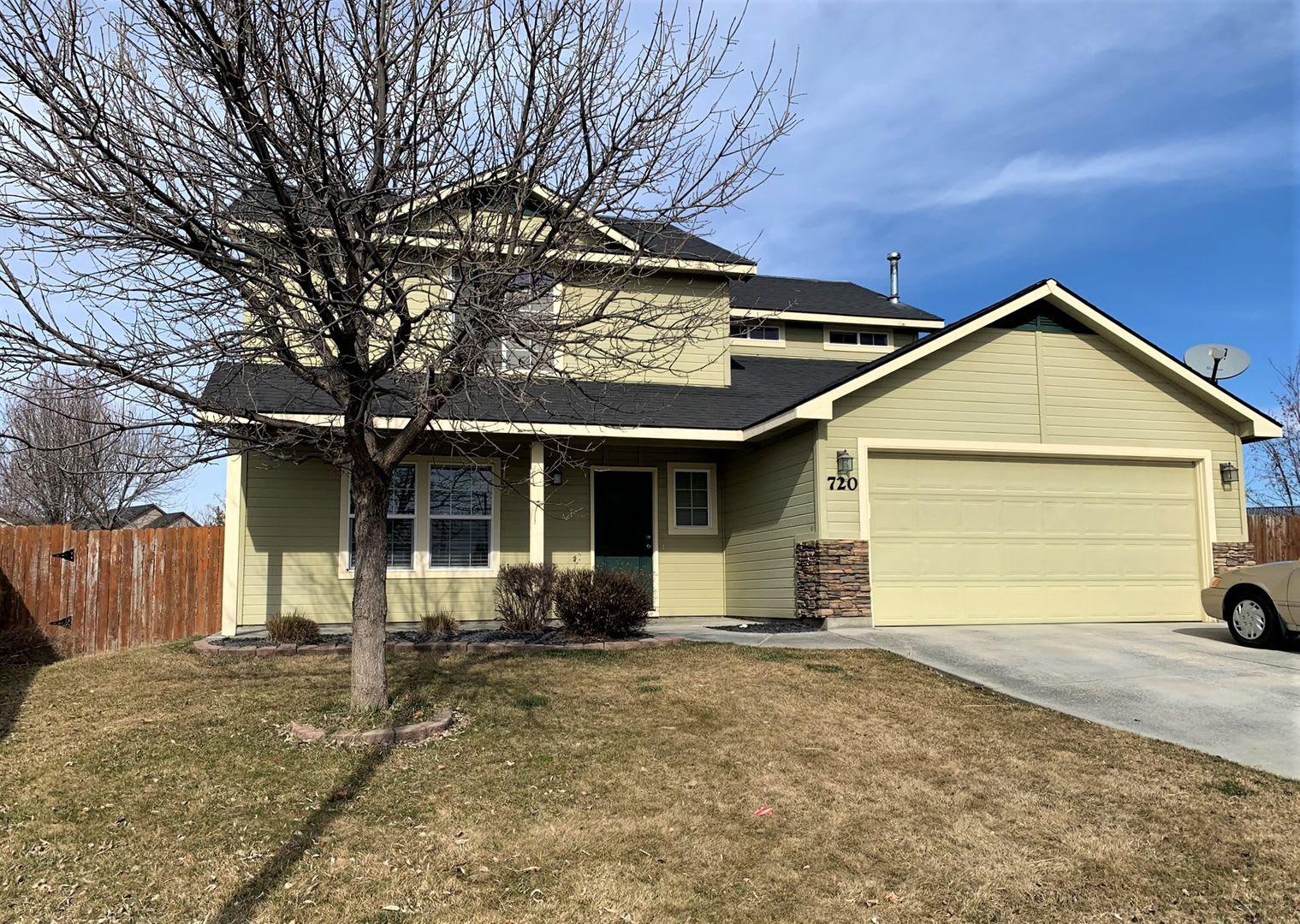 Perfect 3 bed 2.5 bath home in a quiet Middleton neighborhood. – photo 1 of 30