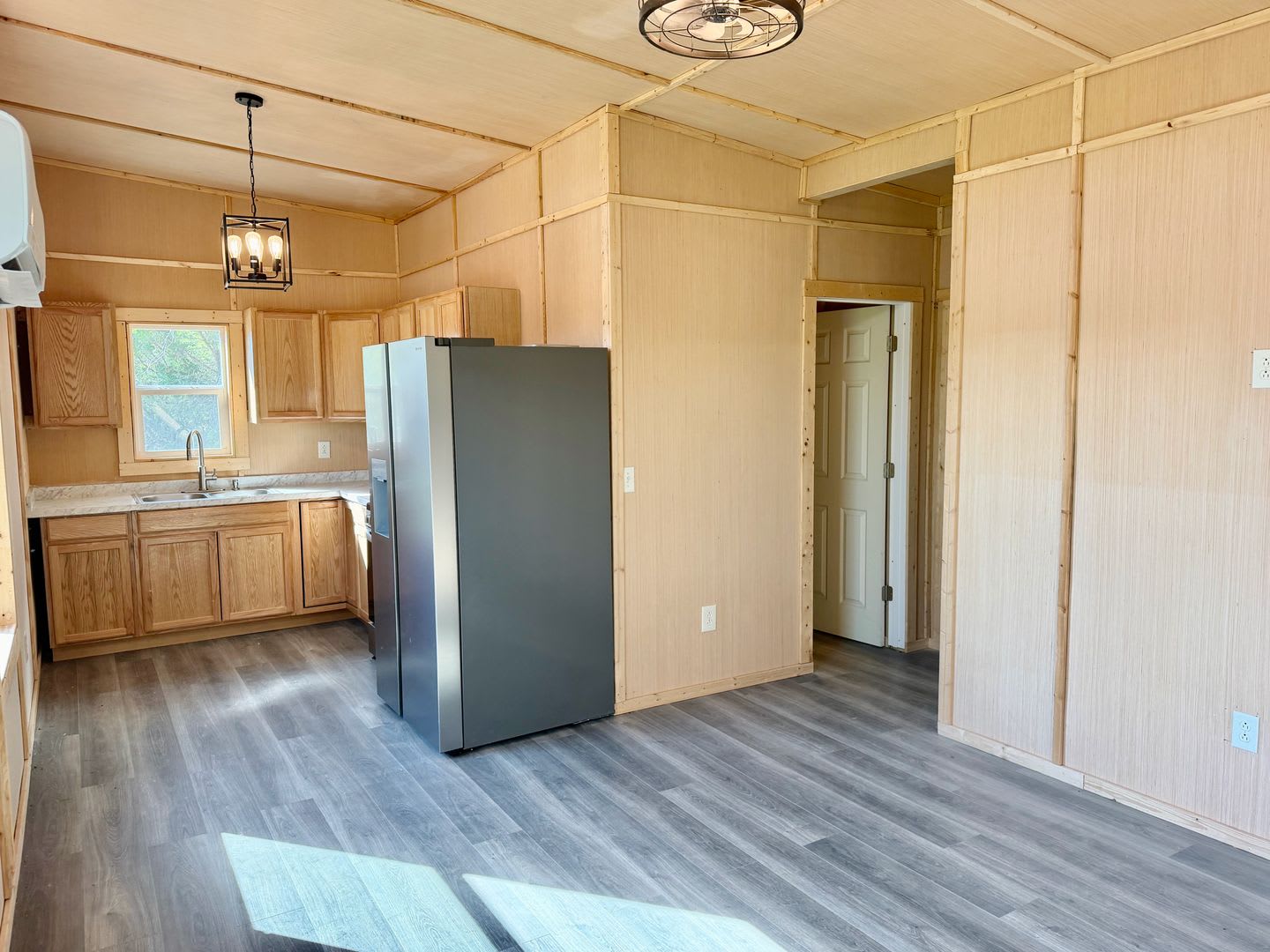 BRAND NEW Charming 2-1 on FW Side of Granbury – photo 1 of 14