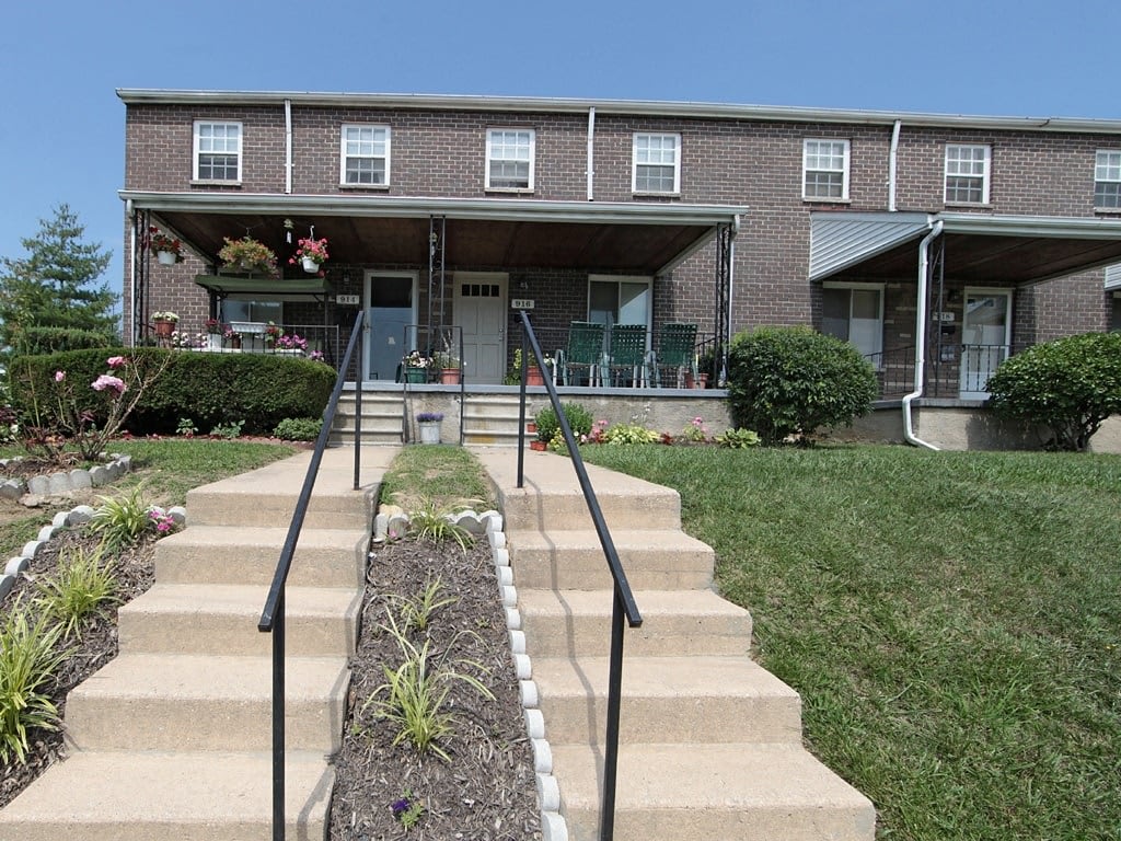Fox Ridge Townhomes – photo 1 of 22