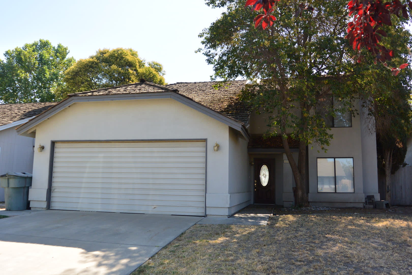 Home With Pool – photo 1