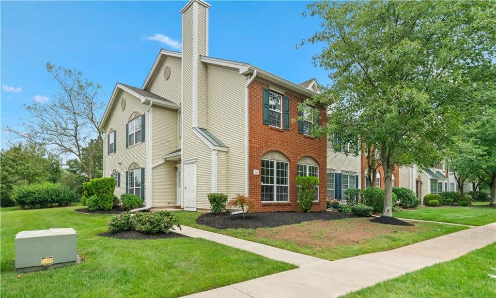 32 Cabot Way – photo 1 of 16