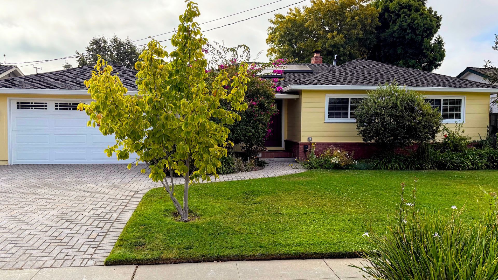3Bd 3Ba Beautifully Remodeled Glenmoor Home With Sparkling Pool And 2 Car Garage – photo 1 of 266