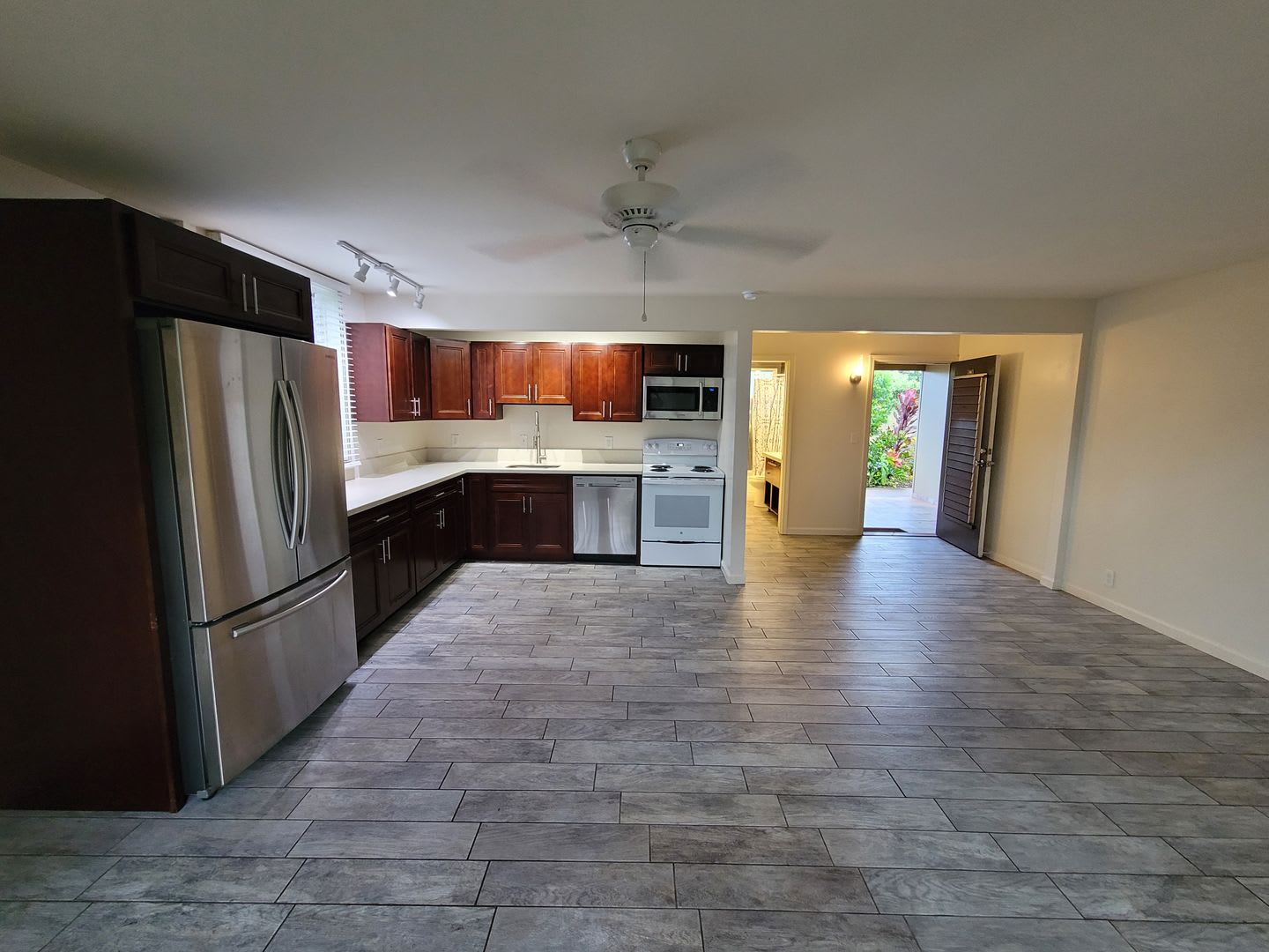 Lahaina 1 Bedroom Close To The Ocean – photo 1 of 20