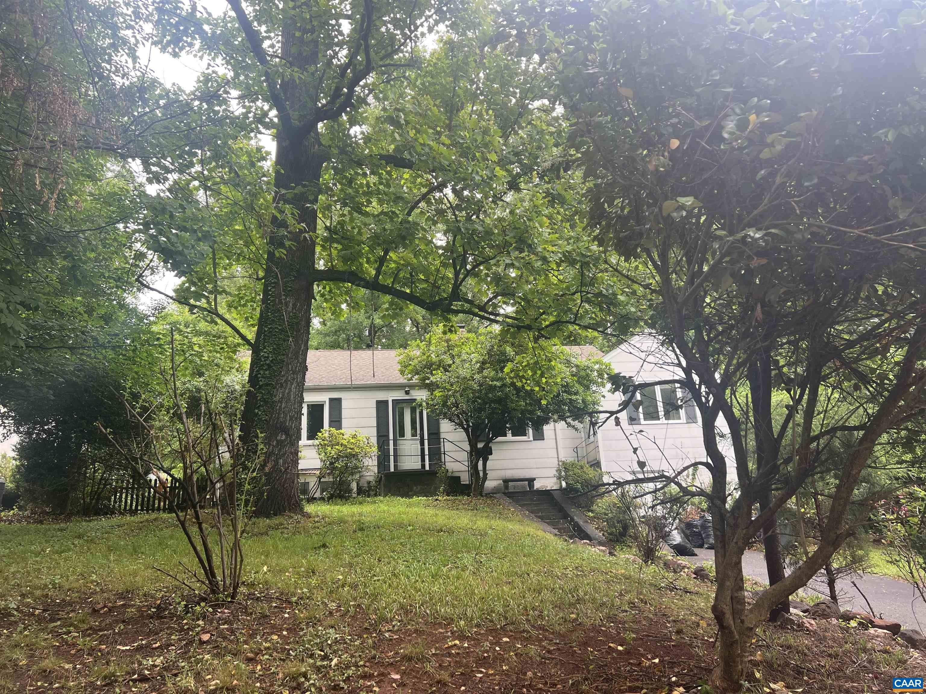 1429 Gentry Ln – photo 1 of 222