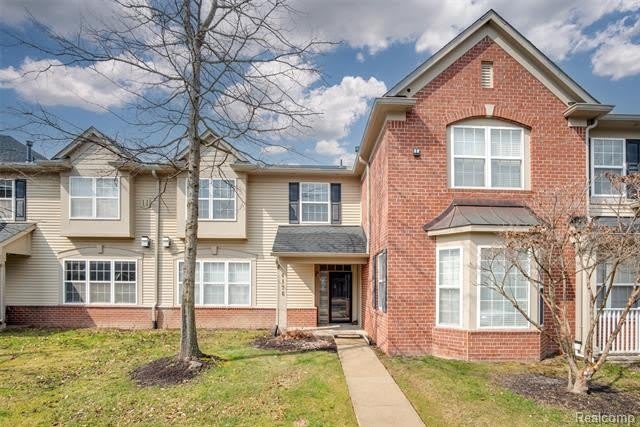 4176 Elizabeth Avenue – photo 1