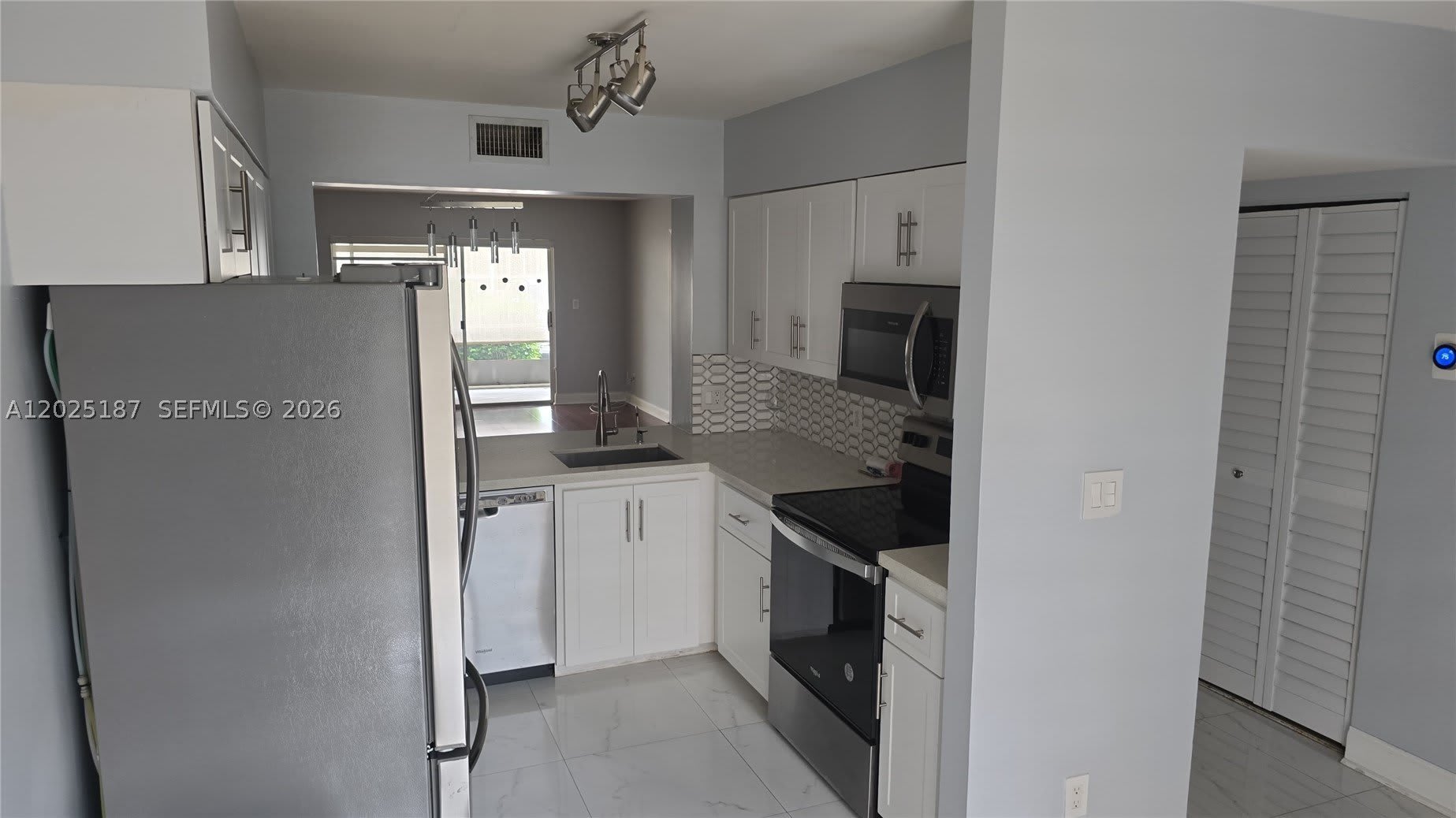 7271 S Devon Dr – photo 1 of 7